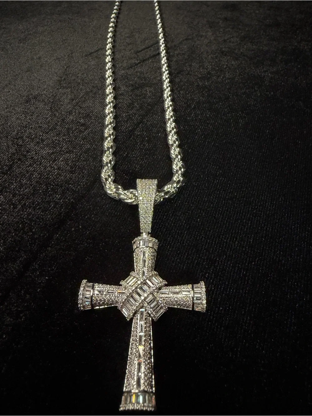 Iced Out Cross Pendant W/WG Finish 22in 5.5in Rope Chain Moissanite Brand New
